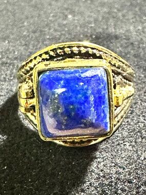 Vtg: Brass & Natural Blue Lapis Gemstone Poison Ring